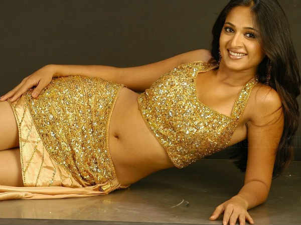 Anushka Shetty's navel scene in Astram