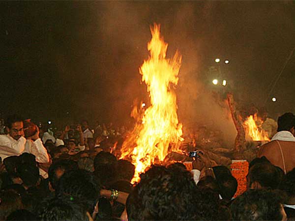 Last Rites Of Bal Thackeray