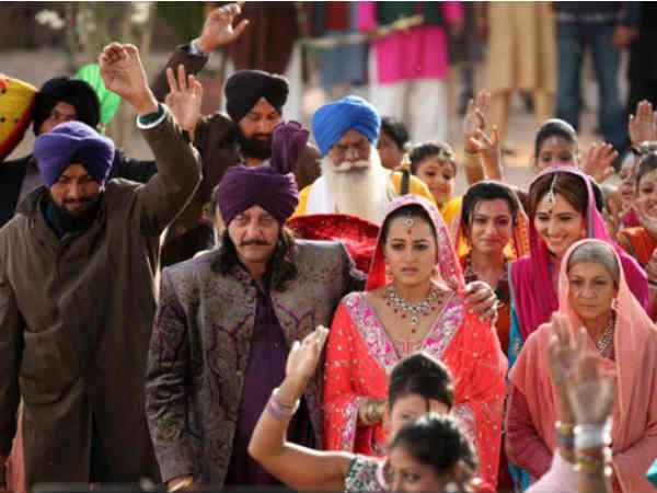 SOS - Twitter Review By Azmeena