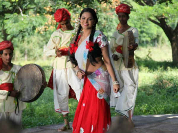Veena Malik In Village Belle Costume