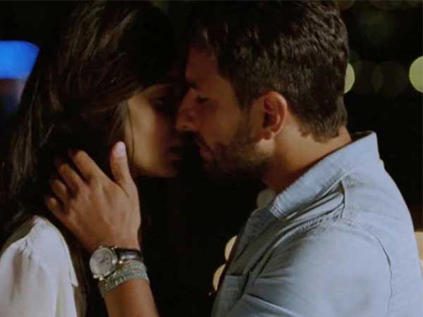 Saif-Diana Kiss