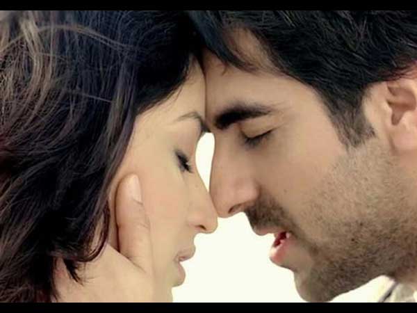 Ayushmann - Yami Kiss