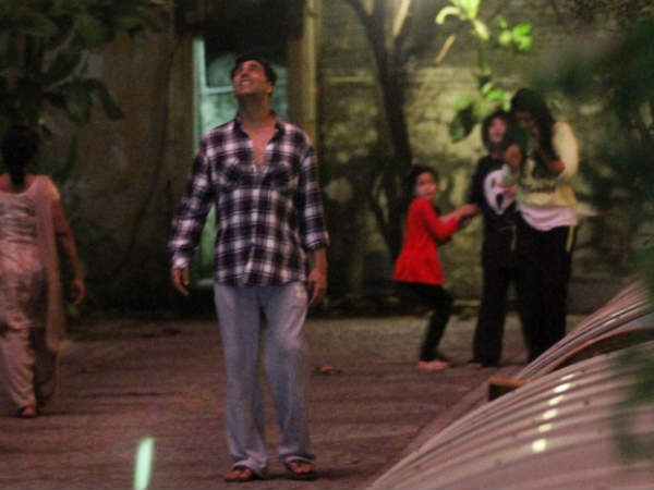 Akshay Kumar with family