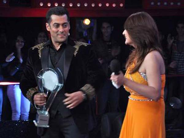 Urvashi Dholakia With Salman Khan