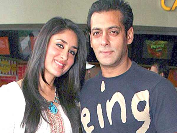 Kareena's Candid Moments Kareena's Candid Moments