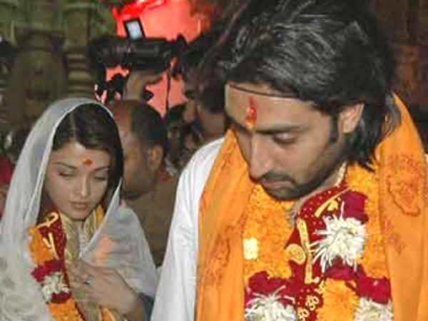 Aish-Abhishek Candid Moments Aish-Abhishek Candid Moments