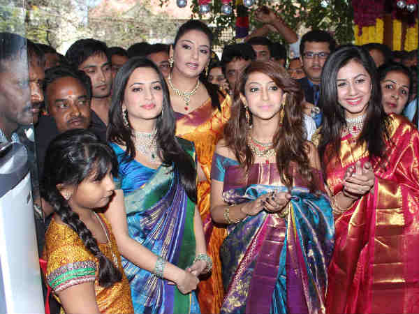 Ragini-Aindrira's 'bikini' fight, a publicity gimmick?