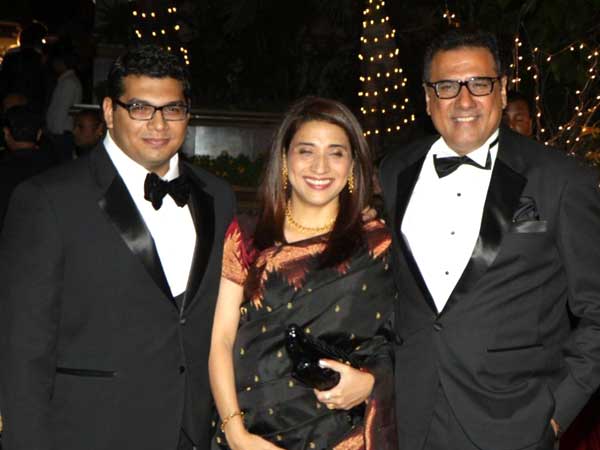 Bollywood Stars With Their Families