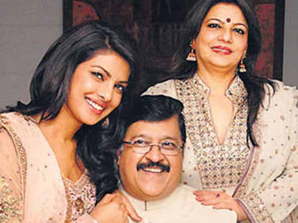 Bollywood Stars With Their Families