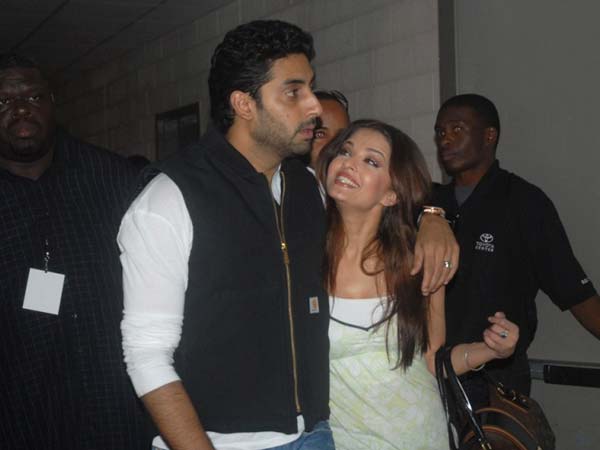 Aish-Abhi's Romantic Moments