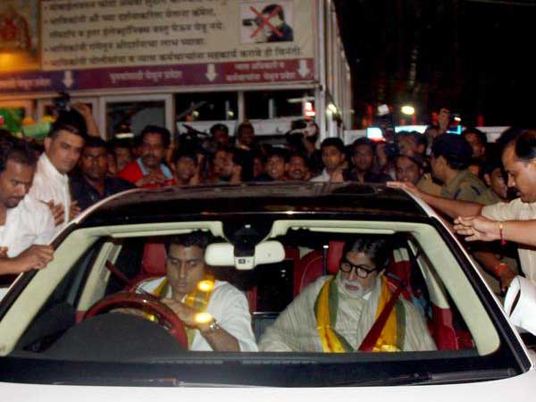 Bachchans At Siddhivinayak