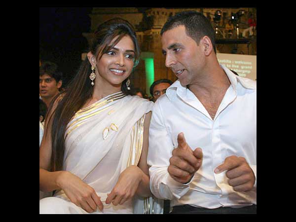 Akshay-Deepika's Pics