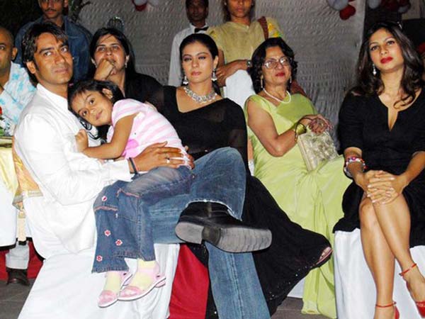 Kajol-Ajay With Nysa, Tanuja And Tanisha