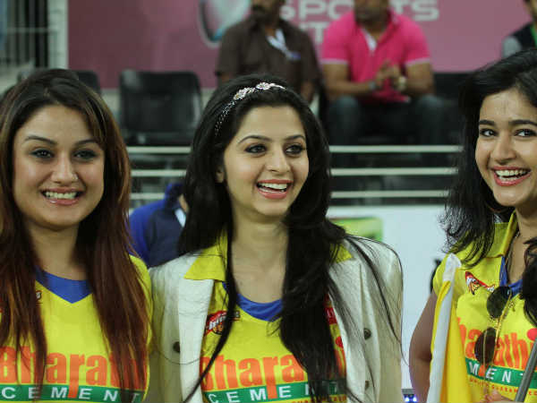 Sonia Aggarwal With Vedhika