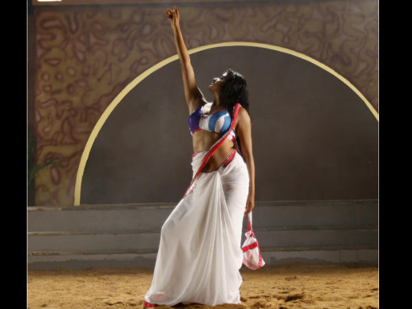 Priyamani's Hot First Look In Thikka