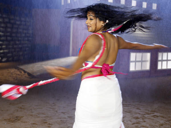 Priyamani's Hot First Look In Thikka