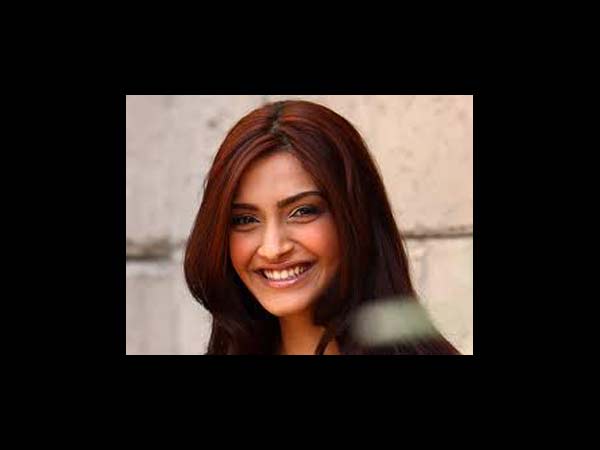 Sonam Kapoor Calls Ash 'Aunty'