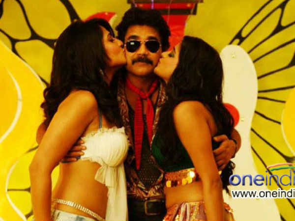 Anushka Shetty-Priyamani Photos