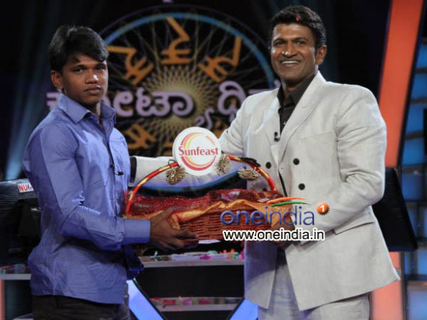 Hussain With The Power Star