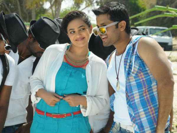 Gunde Jaari Gallanthayyinde Review