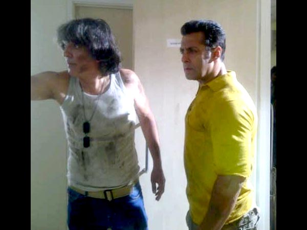 Mental On The Sets Pics