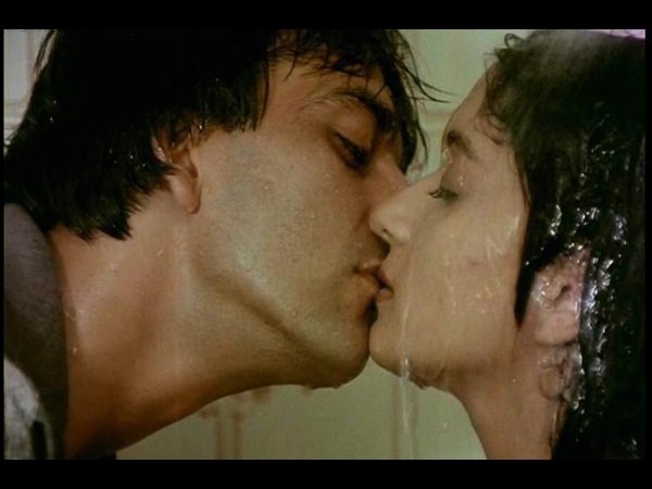 Madhuri Dixit-Sanjay Dutt kiss