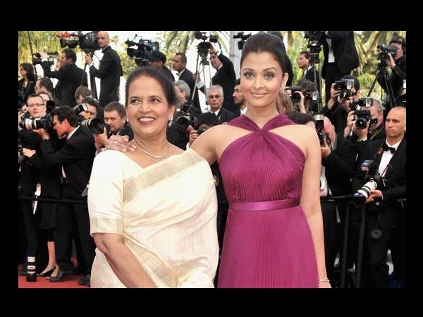 Aishwarya With Her Mom