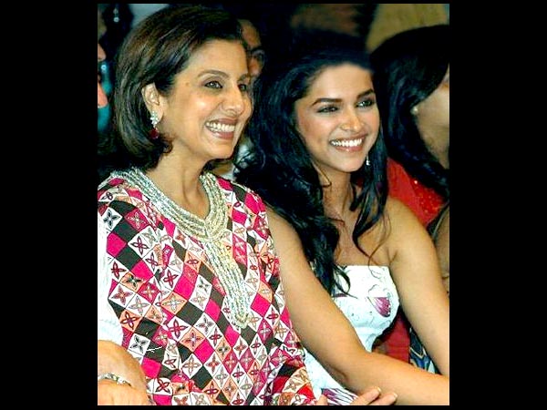 Neetu Sharing A laugh With Dips