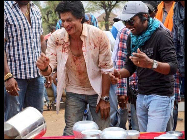 SRK On Chennai Express Sets