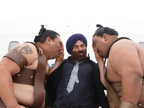 Gayatri Sankar, Zee News (2 Stars)