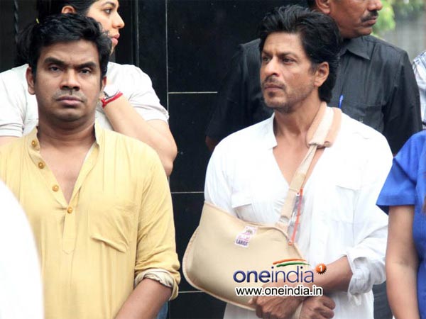 SRK At Funeral
