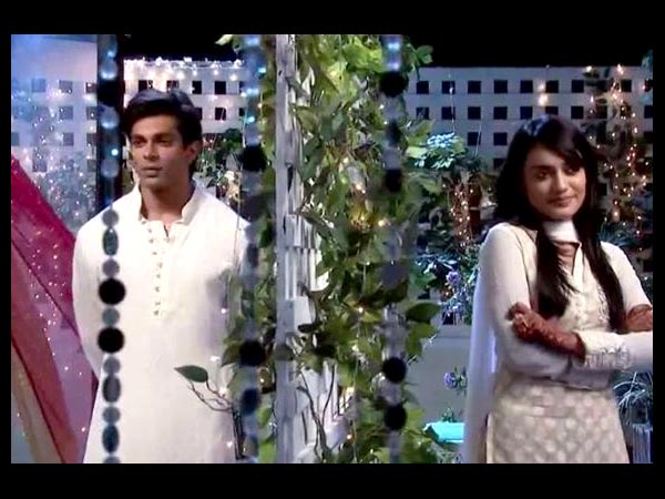 Asad And Zoya Moment