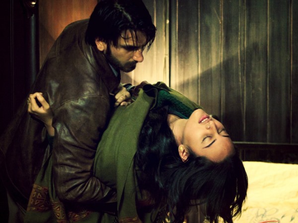 Zee News (4 1/2 stars)