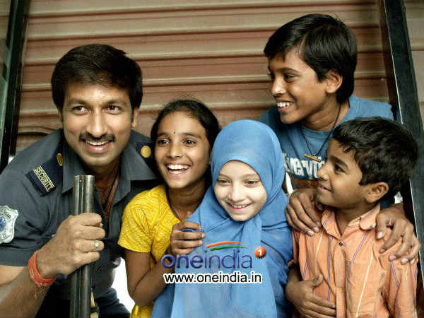 Shakti Kapoor Debut As Villain