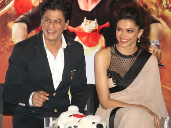 Shahrukh, Deepika Promote Their Film In Gurgaon