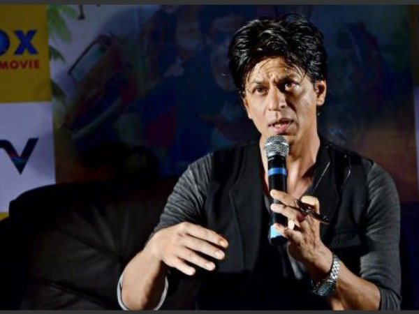 Shahrukh Promotes Chennai Express in Kolkatta