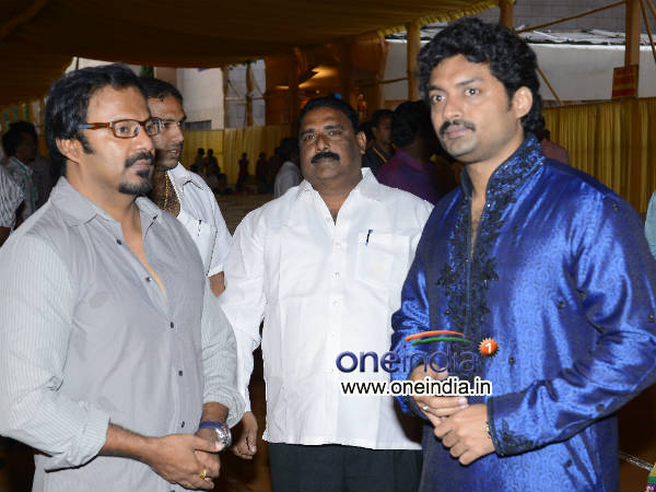 Kalyan Ram Assisting Kalyan Ram Assisting