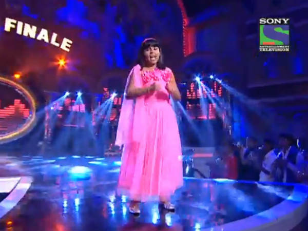 Shreya-Vishal-Shekhar's Renditions At Grand Finale