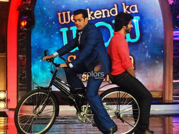 Shahid And Salman On Cycle 