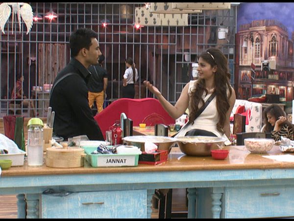 Tanisha Getting Close To Asif