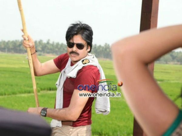 Attarintiki Daredi Screening In Nizam
