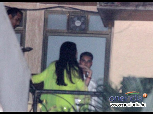 Aishwarya Spotted At Her Home