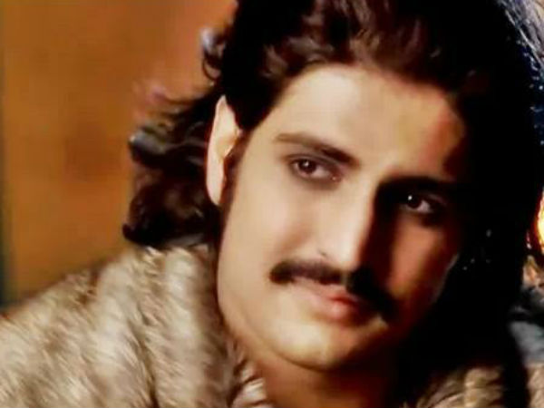 Jalal Looks At Jodha