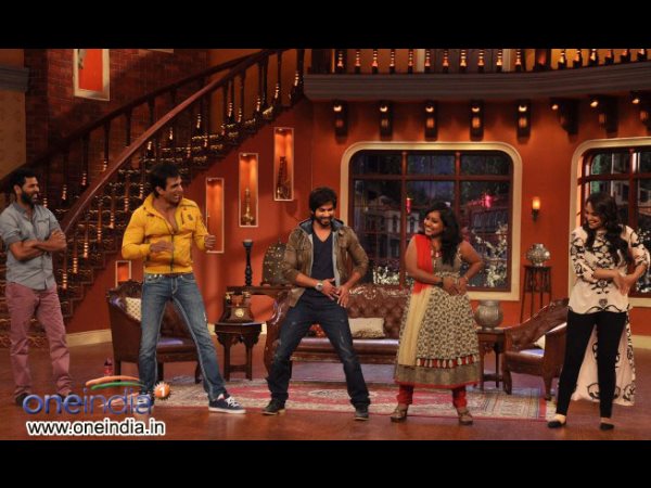 Shahid And Sonakshi With A Fan 