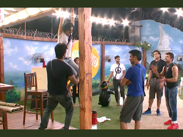 Kamya Hangs On Fingers