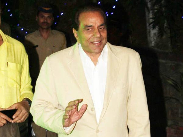 Dharmendra Attends Dilip Kumar's Birthday Party