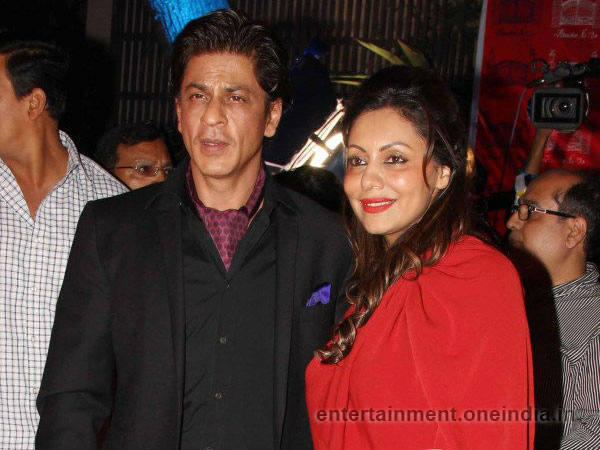 SRK-Gauri At Bandra 190