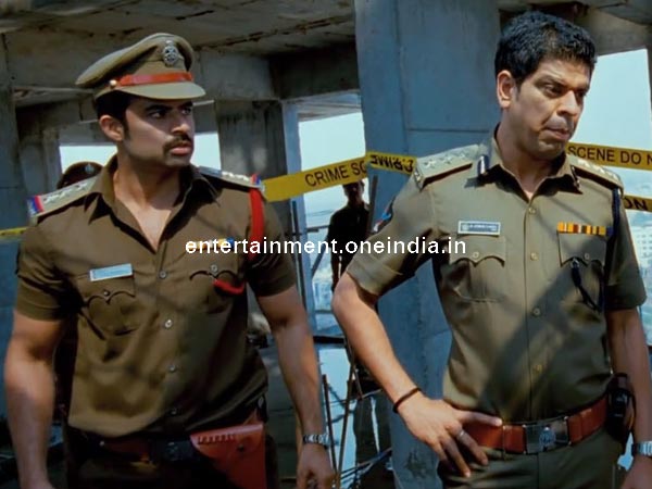 Lead Roles In Yevadu