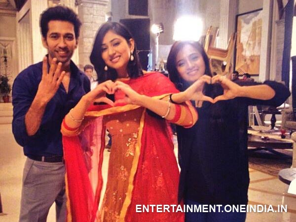 Nakuul's Fans Make Him Trend Nakuul's Fans Make Him Trend