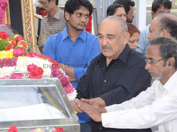 Kireeti Damaraju ‏@KirrD 